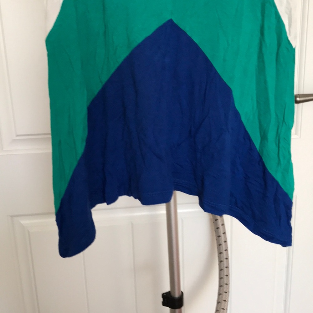 Color block top - Picture 3 of 3